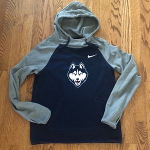 Women’s UConn sweatshirt